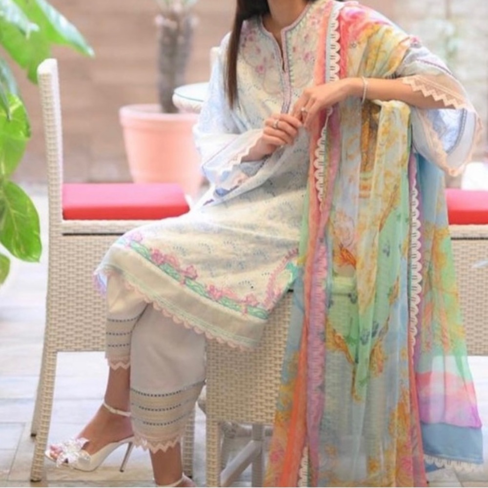 beautiful 4 piece lining attached with kameez